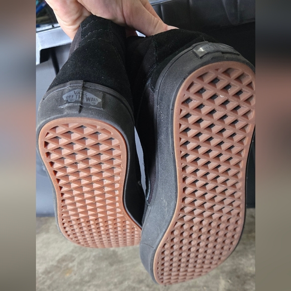 Men's Vans Sk8-Hi Black Sneakers - Picture 5 of 6